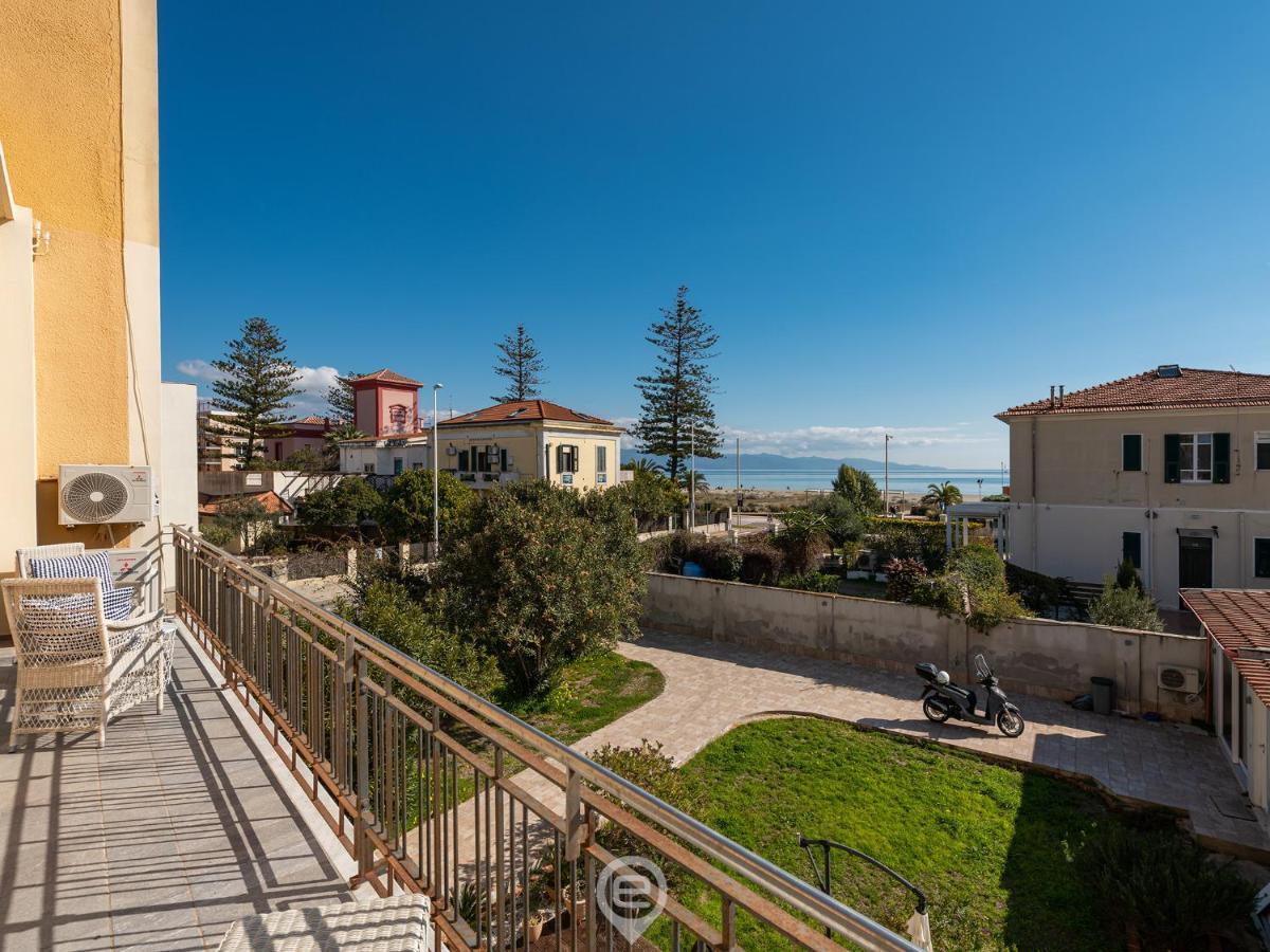 Poetto Sea Breeze - Blue Apartment Cagliari Luaran gambar