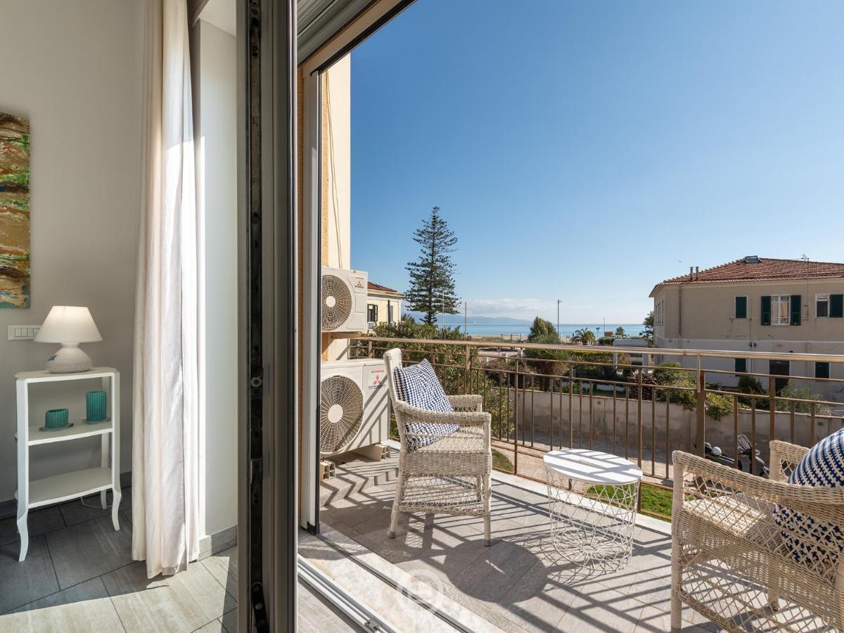 Poetto Sea Breeze - Blue Apartment Cagliari Luaran gambar